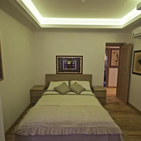 Piramide House Apartmán