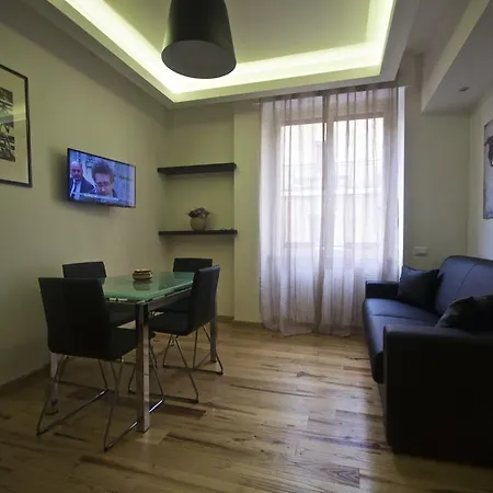 Apartmán Piramide House